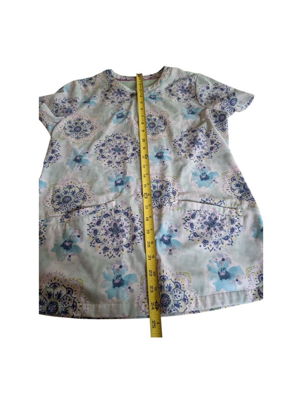 Healing Hands Ivy Watercolor Medallion Print Scrubs Top Size S Two Way Stretch - Picture 8 of 11